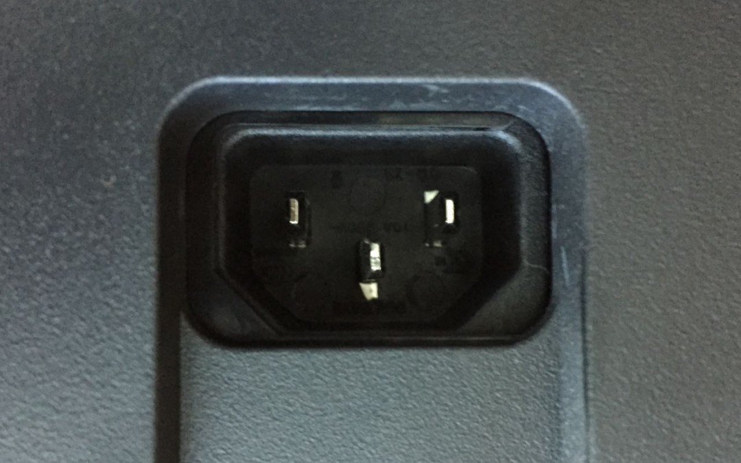 Small Electronics Power Port (IEC320 C13)